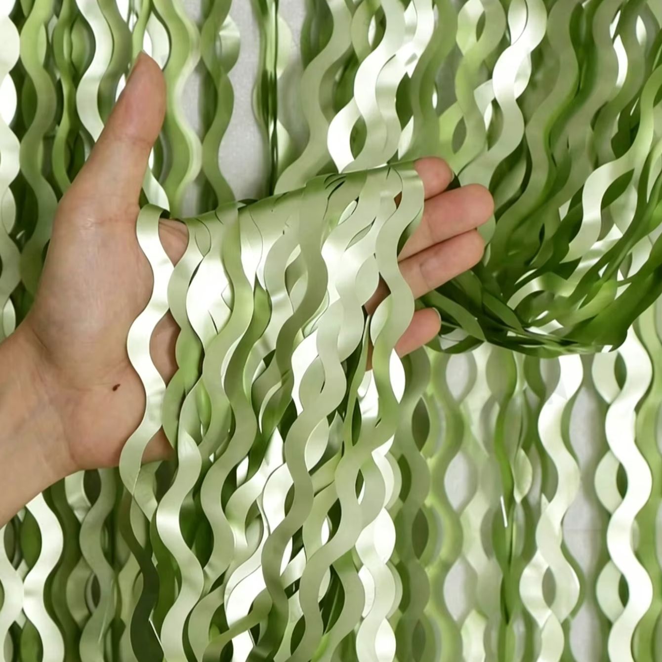 2PCS Sage Green Wavy Foil Frin - Tinsel Garland Decoration recensione e prezzo
